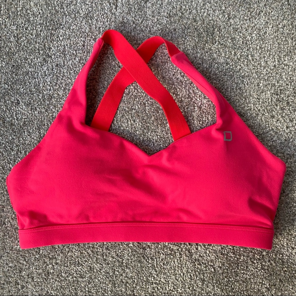 Lorna Jane Sports Bra Size M in red